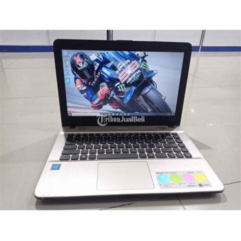 Harga laptop asus ram 2gb yang satu ini terbilang sangat terjangkau. Laptop Asus X441S Bekas Harga Rp 2,5 Juta Ram 2GB Normal ...