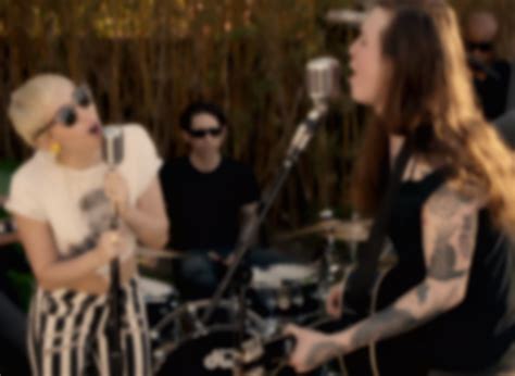 Miley Cyrus Performs With Melanie Safka And Against Me‘s Laura Jane Grace