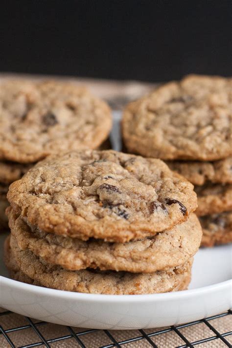 It's hard to find an oatmeal raisin cookie recipe that uses butter instead of shortening. SOFT AND CHEWY OATMEAL RAISIN COOKIES