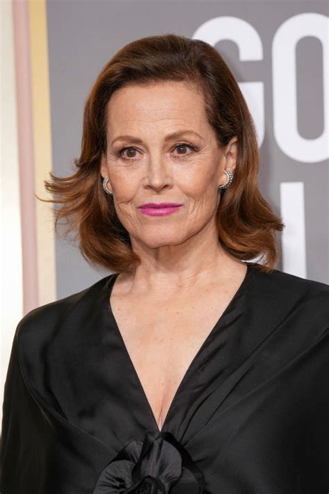Sigourney Weaver At 80th Annual Golden Globe Awards In Beverly Hills 01