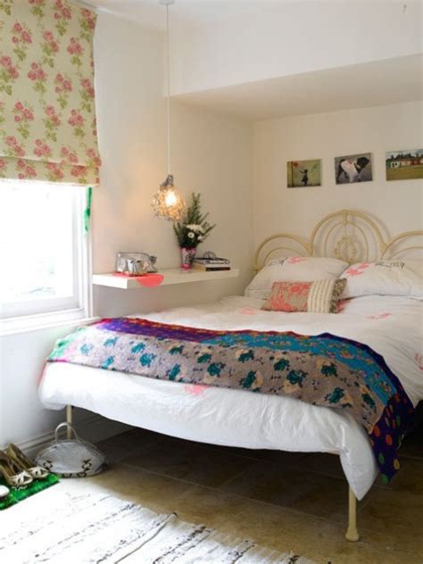 Designed of a delicate shear fabric, the bedding is so. 66 Romantic And Tender Feminine Bedroom Design Ideas ...