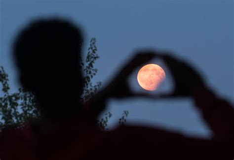 This month, the moon will turn full at 11:33 p.m. Super Pink Moon 2020: the April supermoon over Scotland ...