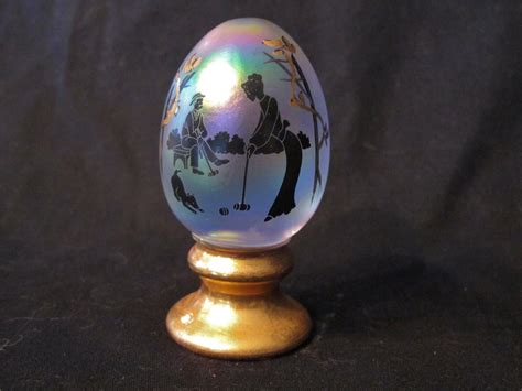 Fenton White Carnival Glass Silhouette Egg Paperweight Carnival Glass