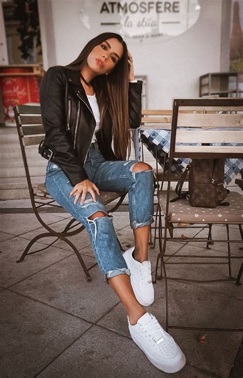 stylish fall outfit with nike air force 1