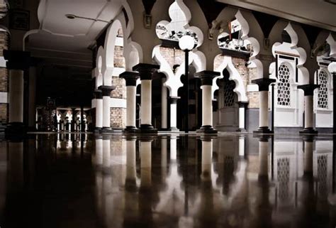 * the facts given above are based on traveler data on triphobo and might vary from the actual figures. Carian mengenai topik masjid-jamek-sultan-abdul-samad ...