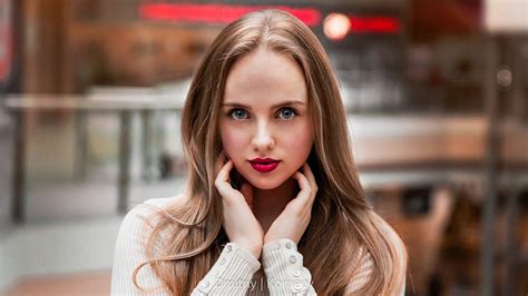 Hình nền Dmitriy Korneev đàn bà tóc dài vàng mô hình đối mặt