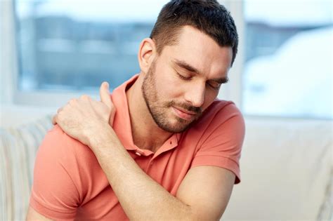 Shoulder Pain - Chiropractor in Crawley at the Chiropractic Centre ...