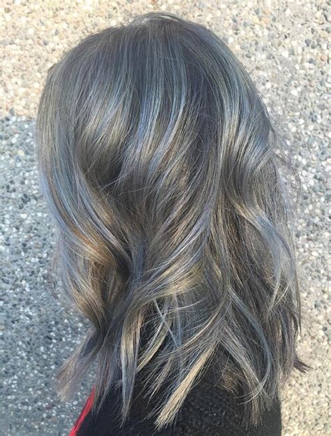 If your hair is already on the fine side, consider a sassy short cut like sarah moyle's. 18 Ideas to Style a Grey Hair Look - Pretty Designs