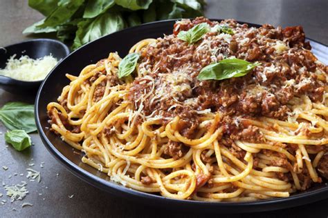 Easy Spaghetti Bolognese Recipe | Kraft Canada Cooking