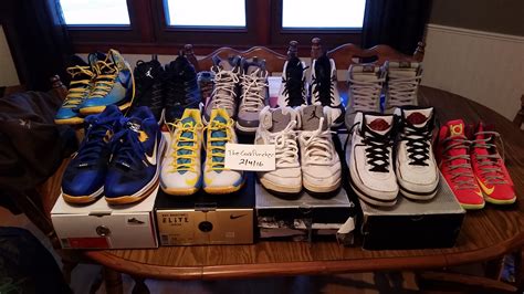 As cores, texturas e linhas de design lembram a personalidade de russ dentro e fora da quadra. FOR SALE 2004 Air Jordan 2 Chicago - 7/10 - $120 ...