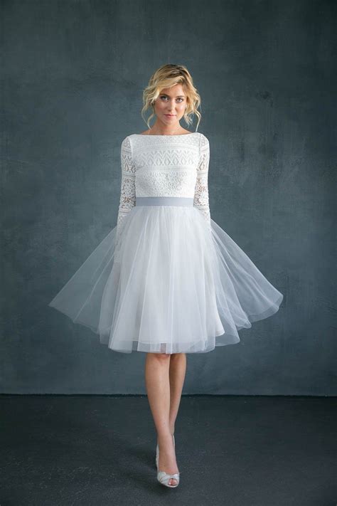 We did not find results for: noni Brautkleider 2020, Braut Body mit Spitze im Boho-Look ...