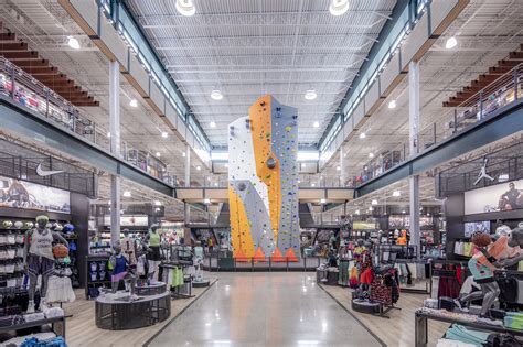 Dick S Sporting Goods Announces Grand Opening Of Seven Stores