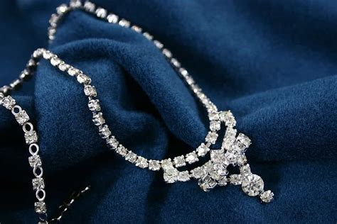 8 Most Popular Types Of Diamond Necklaces For Women