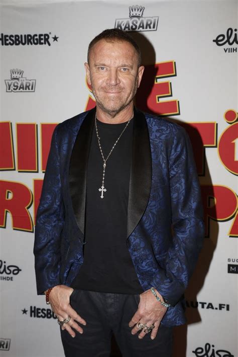 Kredit umožní i stahování neomezenou. Renny Harlin ohjaa Luokkakokous 3 -elokuvan