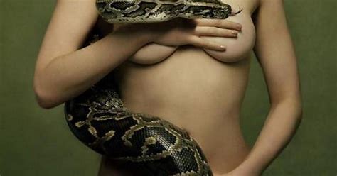 Rachel Weisz Handles A Snake Imgur