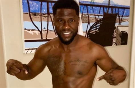 Kevin Hart Flaunts Washboard Abs In Sexy Underwear Pic Hard Work Is