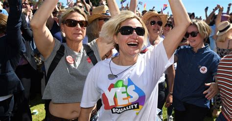 ऑस्ट्रेलिया में समलैंगिक विवाह को जनता का भारी समर्थन पूरे देश में जश्न का माहौल