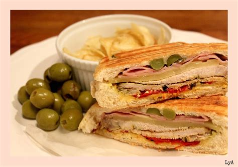 See unbiased reviews of bocadios, one of 84 nunoa restaurants listed on tripadvisor. Cocinando... un abril encantado: Bocadillo cubano... de la ...