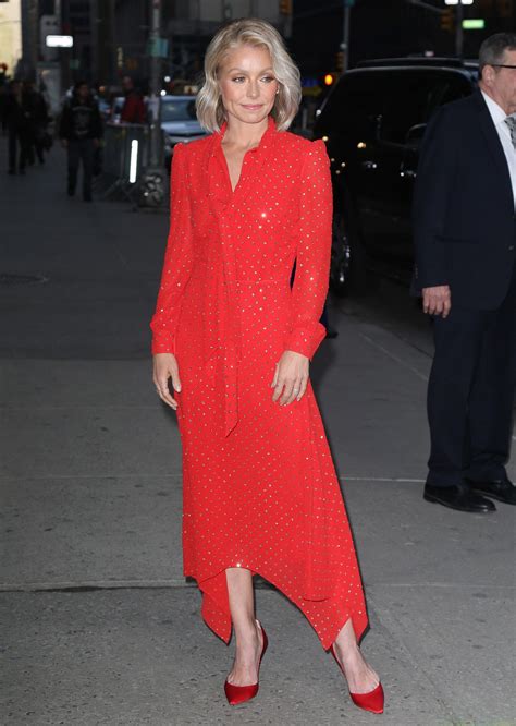 Kelly Ripa At The Late Show With Stephen Colbert Tv Show In Nyc 222