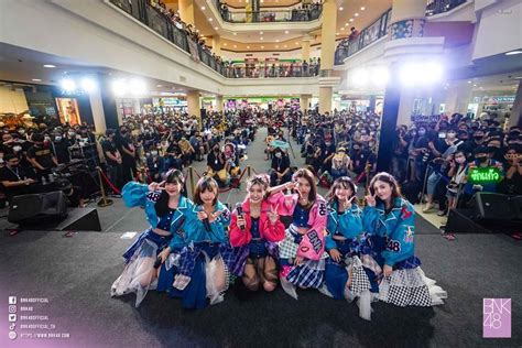 มาแล้ว!! คลิปงาน Road Show วงพี่ BNK48 & วงน้อง CGM48 ภาพชัด จัดเต็ม ดูเพลินเลย - Pantip