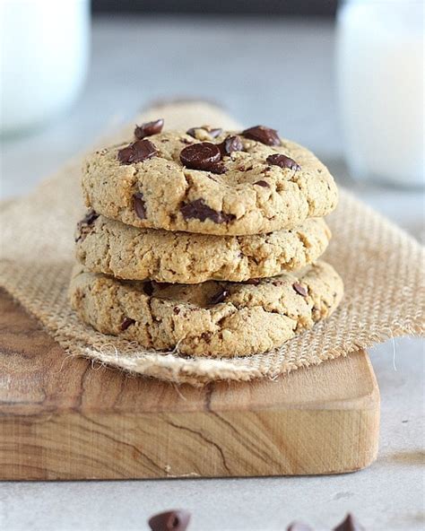 Low carb cookies are just like any other chocolate chip cookie recipe, but instead of using wheat flour, they are made with almond flour. Healthy Low Sugar Chocolate Chip Cookies (Nut-Free, GF, Vegan) - Oatmeal with a Fork