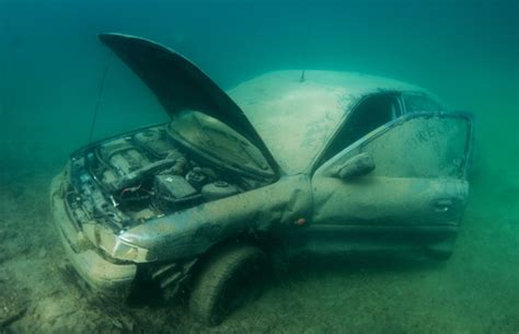 How To Escape And Survive A Sinking Vehicle Women On Wheels