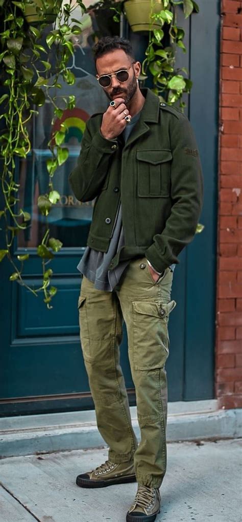 Ways To Style The Cargo Pants This Season Cargo Pants Outfit