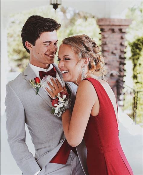 Must Take Prom Photos With Your Besties And Your Date Prom Photoshoot Prom Photos Prom