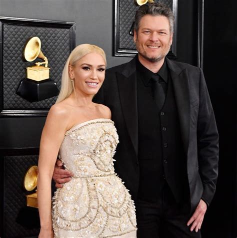This modest wedding dress features a full lace pattern that is both simple and unique. Blake Shelton and Gwen Stefani Just Arrived to the Grammys ...
