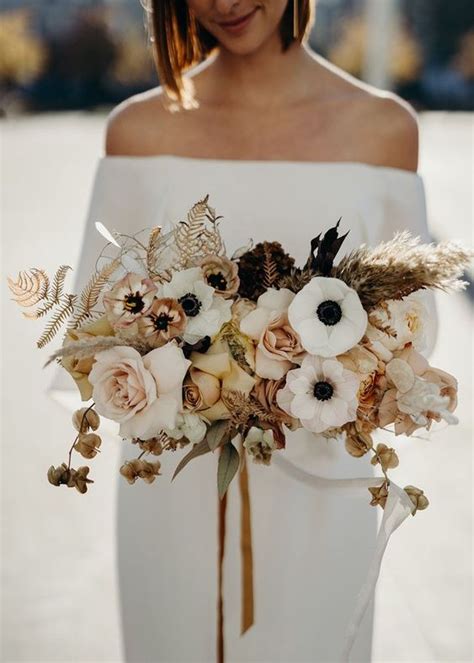 57 Attractive Brides Bouquets Have Always Passed Happiness Yeslip