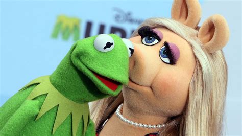 Muppets Kermit Piggy Breakup Explained Hollywood Reporter