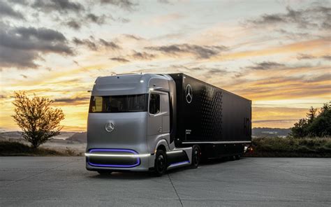 Mercedes Owner Is Renaming As Daimler Trucks Goes Solo To Chase