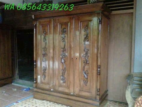 Harga kusen pintu dan pintu kayu mengikuti perkembangan yang ada dan disini saya mencoba memberikan harga kusen terbaru secara lengkap. Jual Lemari Pakaian 3 Pintu Akasia dengan kayu pilihan.