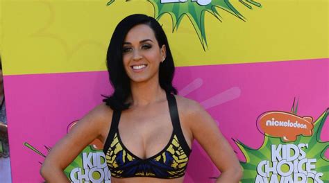 Katy Perry Debuts Sneak Peek Of Roar Video Upi Com
