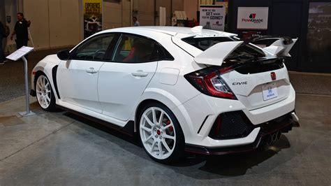 Honda Showcases Civic Type R Civic Si Fit Performance