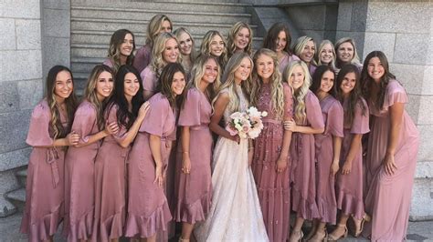 Meet Bride With 20 Bridesmaids Youtube
