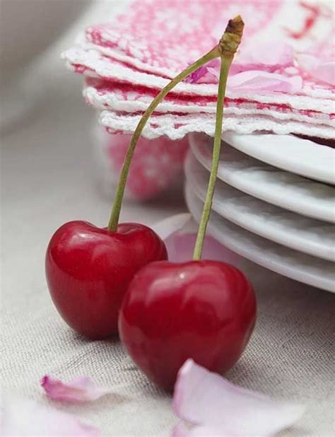 Pin By Susan On In The Pink And Red In 2020 Sweet Cherries Delicious