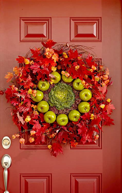 Wreaths are a great way to really brighten up your home and get it ready for the they create a modern and earthy feel to a wreath. 30 Modern Fall Wreath Ideas to Update Your Front Door ...
