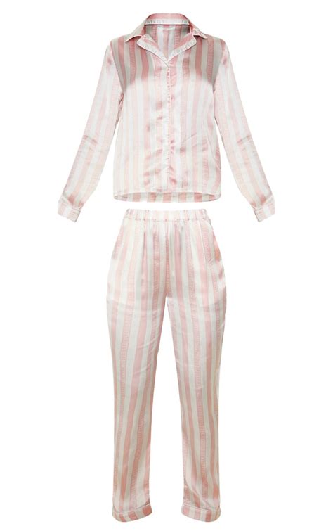 Plt Ensemble De Pyjama Long Satiné Rose Prettylittlething Fr