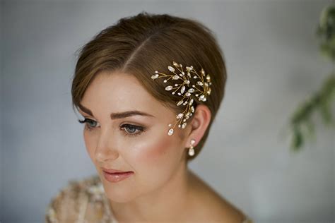 Pick the most appropriate variant of wedding hairstyles from our new list! 35 Modern Romantic Wedding Hairstyles For Short Hair