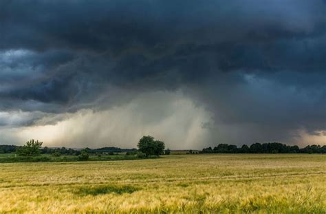 Tornados, riesiger hagel und überschwemmungen! Unwetter in Baden-Württemberg: Polizei und Feuerwehr im Dauereinsatz - Baden-Württemberg ...