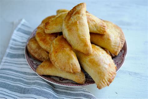 How To Cook Frozen Empanadas Detailed Guide Beezzly