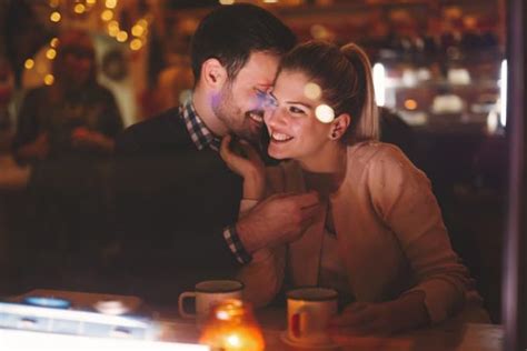Este artículo fue coescrito por cristina morara. Juegos para beber en pareja - ¡las pruebas más picantes!