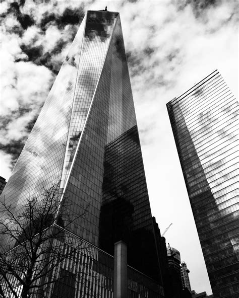 Pin By Syd Relark On Black And White Skyscraper Black And White