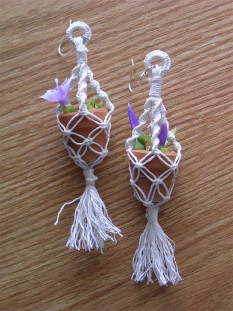 Diy macrame earrings tutorial.in this easy macrame tutorial i'll show you how to make earrings with easy and simple macrame pattern. Mini Macrame Plant Hanging Earrings by Freakuha on DeviantArt