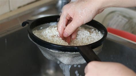 Discovernet Heres The Right Way To Cook Rice On The Stove