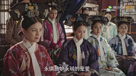 維基百科上怎麼說哩？ 童瑤 童瑤（），中國演員、模特，出生於雲南。 畢業於中央戲劇學院02級表演系本科。 與唐嫣、文章、孫堅、郭珍霓、曹曦文、徐百卉、張博、斕曦、毛俊傑、陳思斯、楊爍、霍政諺、王雨. 《如懿傳》捧紅了何泓姍，捧紅了童瑤，捧紅了辛芷蕾，唯獨她涼了 - YouTube