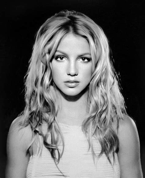 Britney Looking Gorgeous In Rare Outtakes From 2000 Promo Shoot R