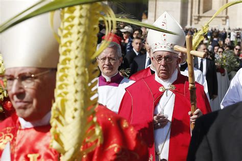 Pope Francis Homily For Palm Sunday America Magazine