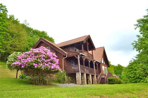 Old+Virginia+Log+Home+Estate | Log homes, Mountain homes, Estates